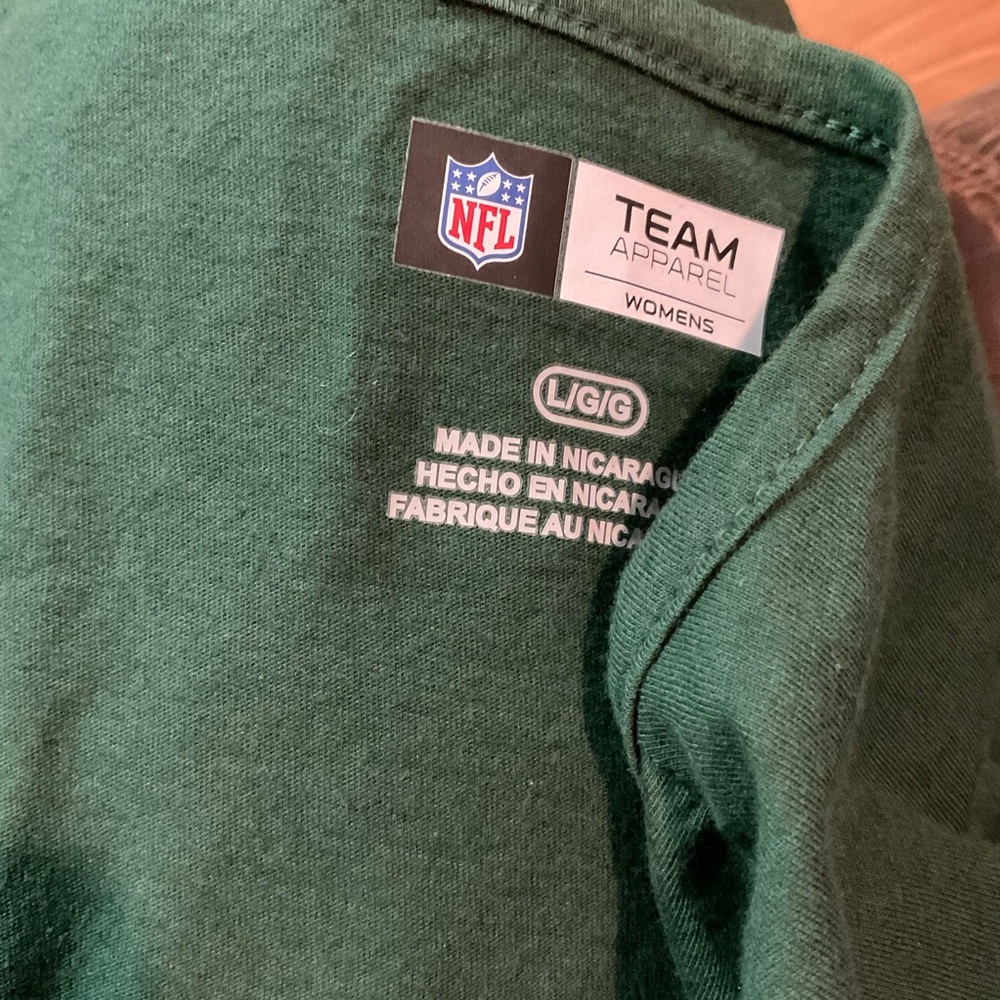NFL Team Apparel jets Green Women's Shirt - Picture 2 of 2